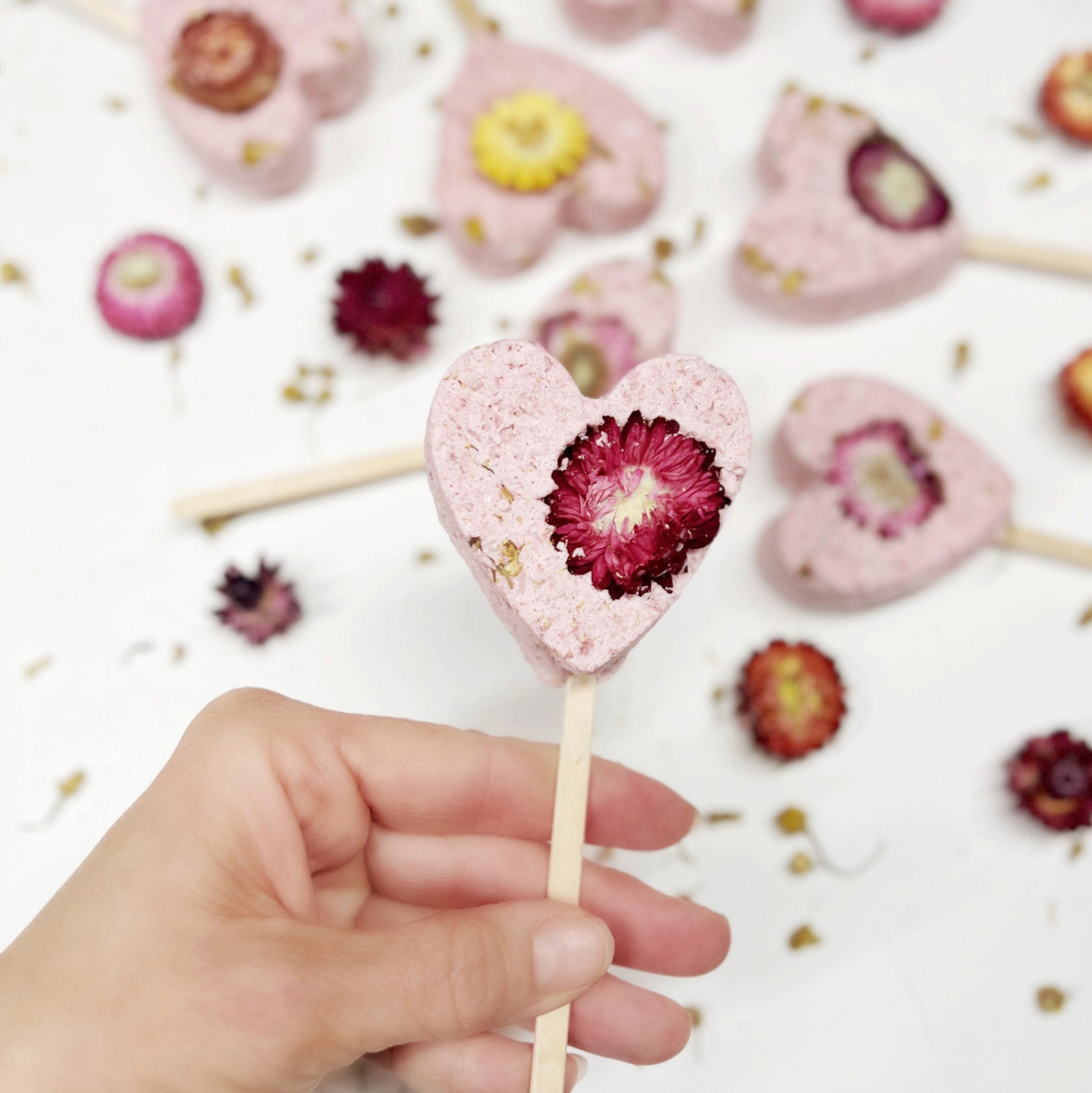 Floral Heart Bath Pop