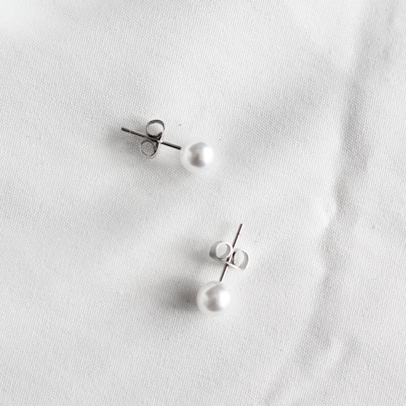 Essential Pearl Earrings