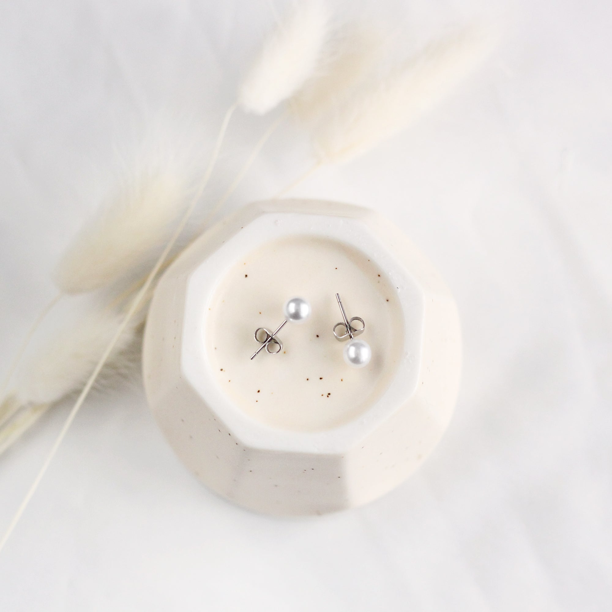 Essential Pearl Earrings