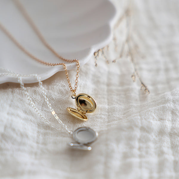 Oval Locket Necklace | Add Your Photo