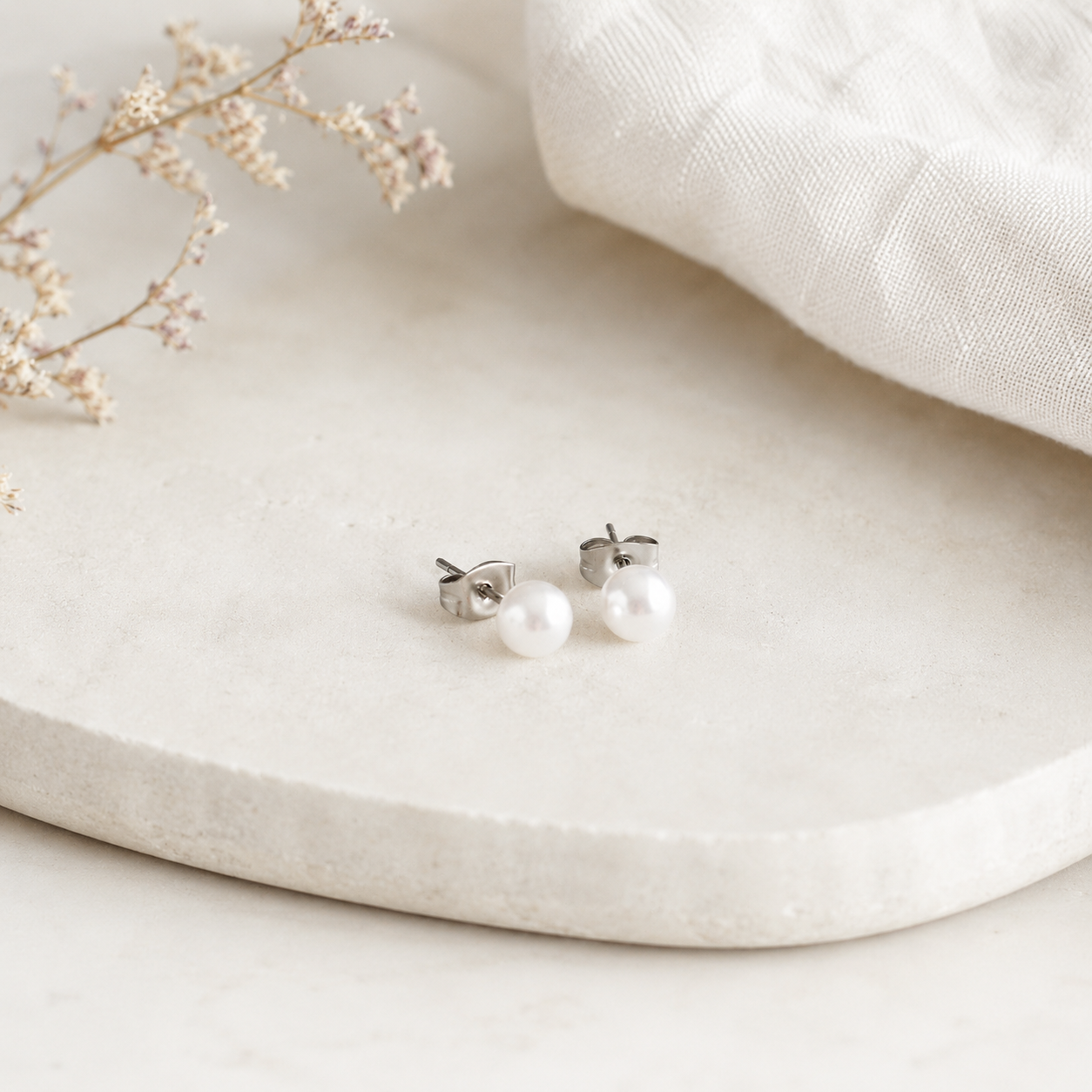 Essential Pearl Earrings
