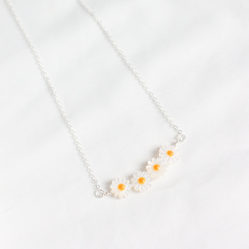 Field of Daisies Necklace